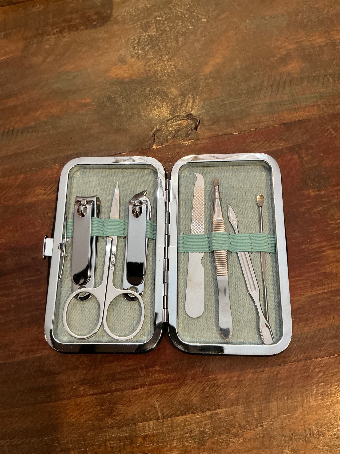 Lulu Mac Darby Manicure Set
