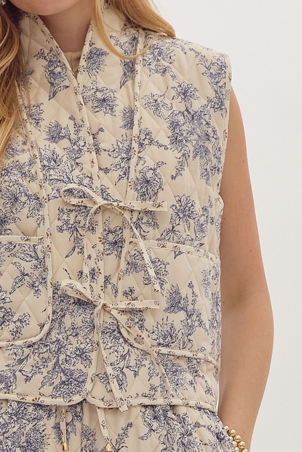 Floral Quilted Ecru Set