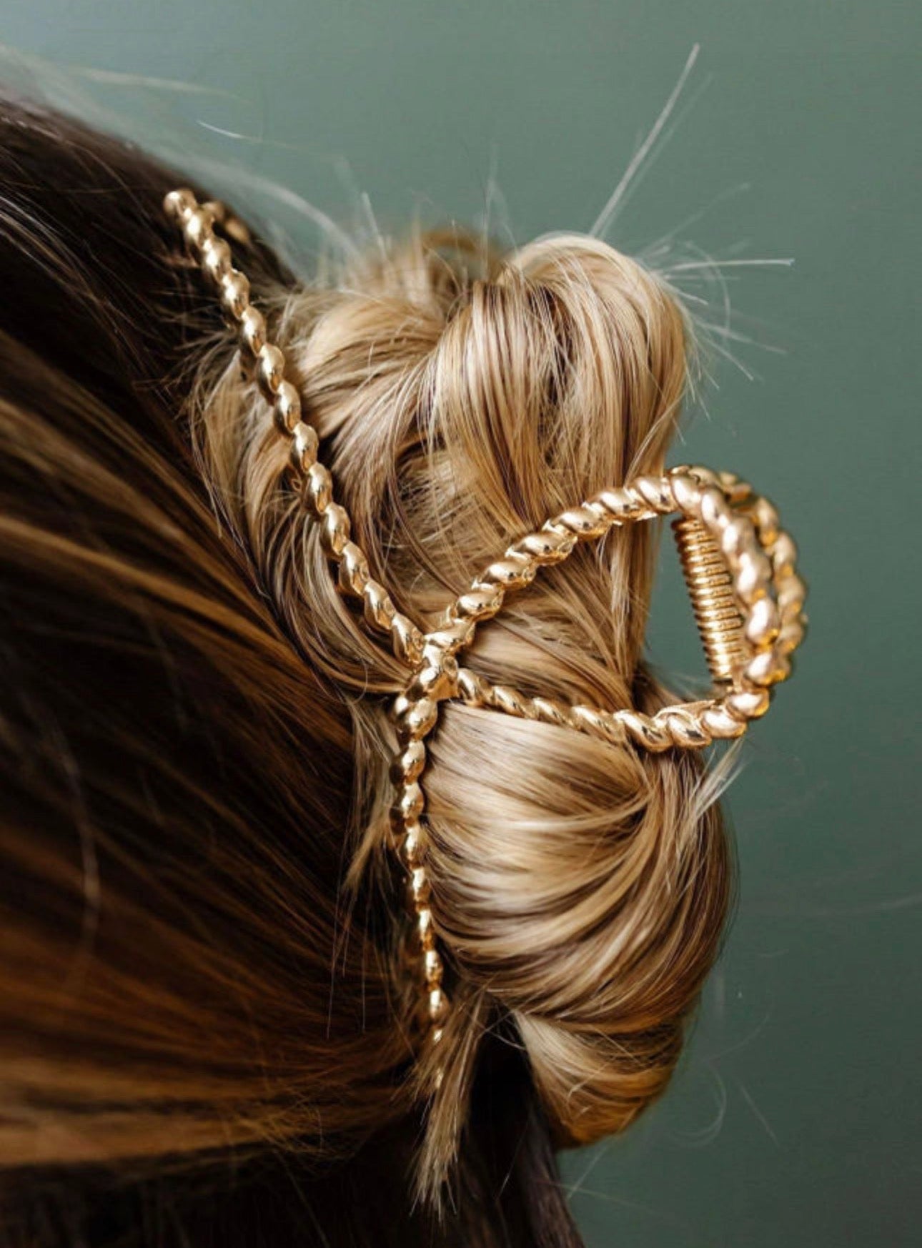 Gold Twist hair clip