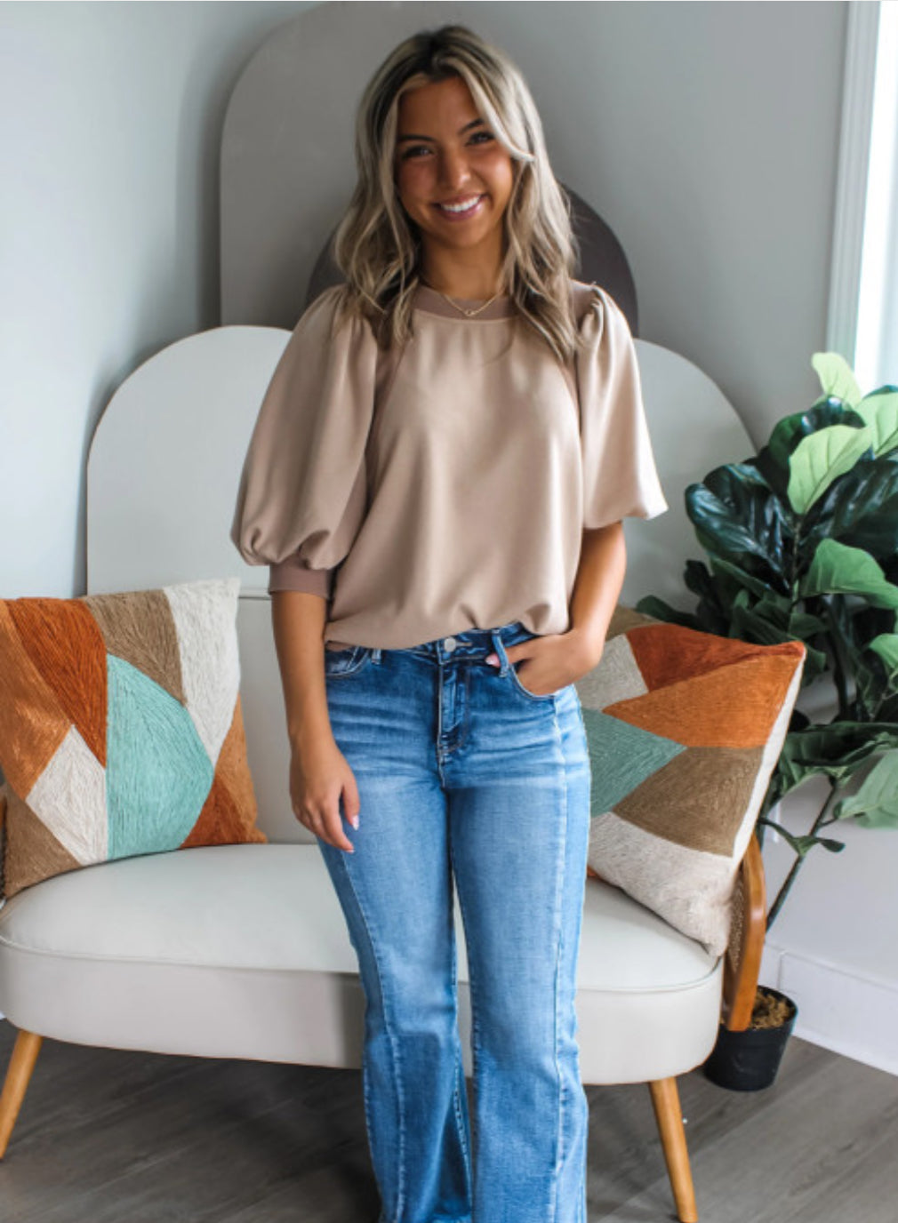 HALF LANTERN SLEEVE PULLOVER TOP