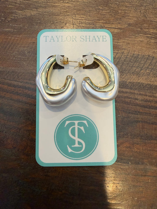 Abigail hoops - Pearl