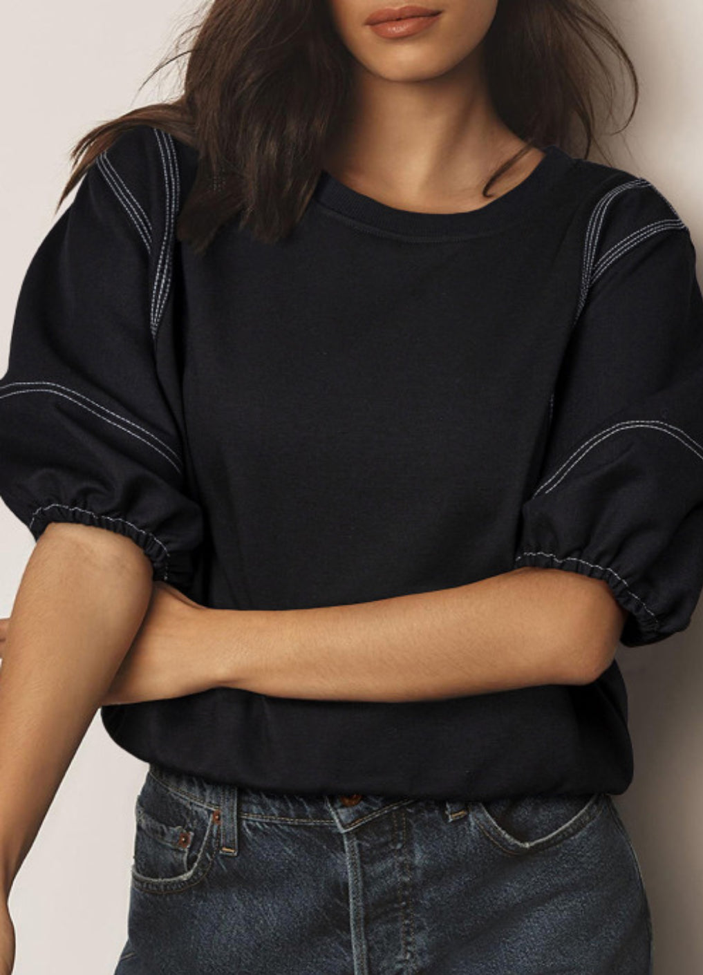 BLACK CONTRAST STITCHES PUFFY HALF SLEEVE